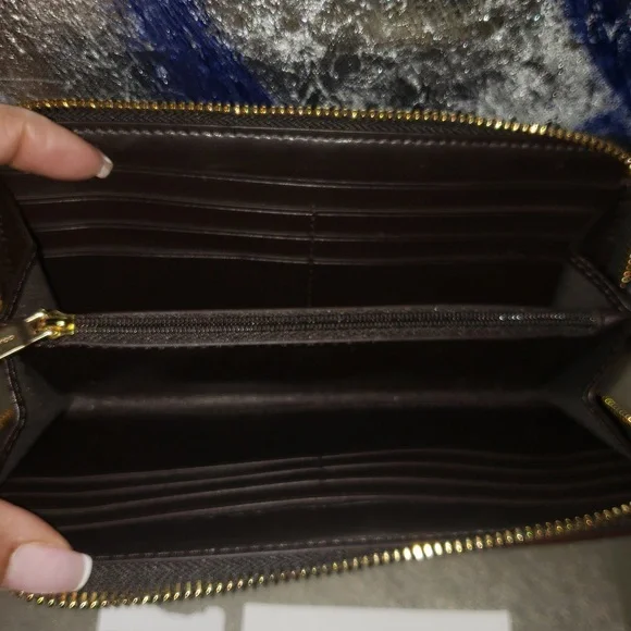 Coach Signature Longwallet NWT - Picture 7 of 8
